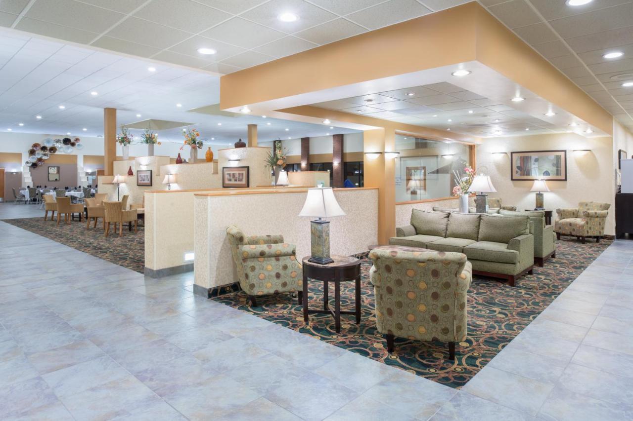 Holiday Inn Riverton-Convention Center By Ihg Exterior photo
