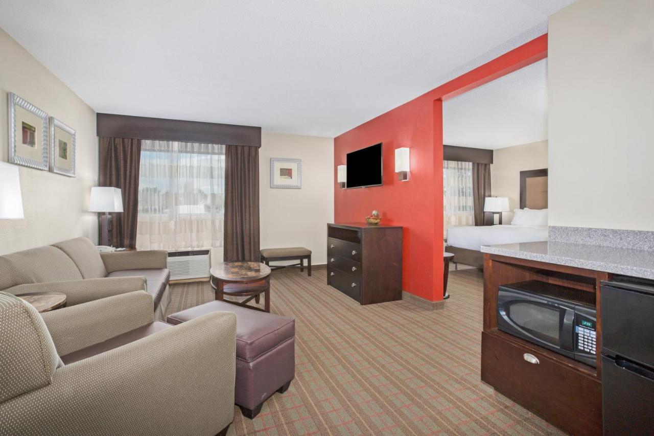 Holiday Inn Riverton-Convention Center By Ihg Exterior photo